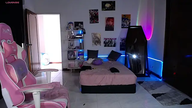 hazyjane  online show from 10.29.25