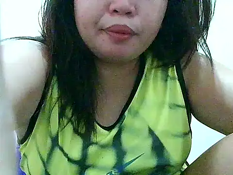 Snapshot of fresh_rosie chatting on 10.19.25 fresh rosie online show from 10.19.25