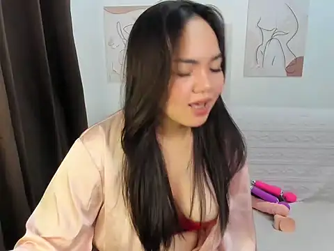 expnsivecandy online show from 11.04.25