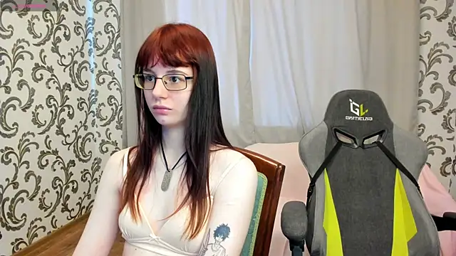 KiraZephyr online show from 09.10.25