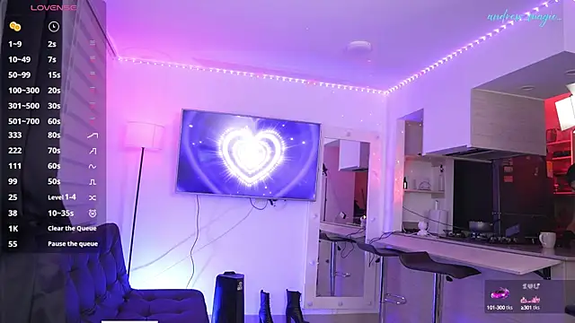 Snapshot of andrea_magic69 chatting on 10.15.25 andrea magic69 online show from 10.15.25