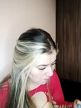 Snapshot of Fernandar2025 chatting on 10.17.25 Fernandar2025 online show from 10.17.25