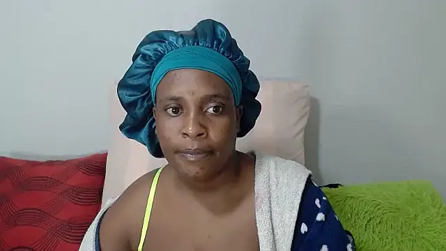 QueenRomaxx1 online show from 10.18.25