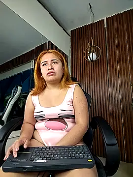 sara-lopez1 online show from 10.15.25