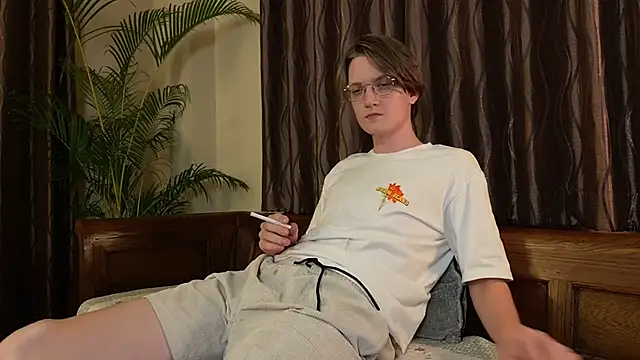 KellyTwink online show from 06.26.26