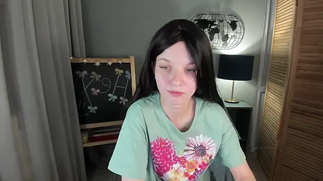 Madelaineses online show from 11.26.25