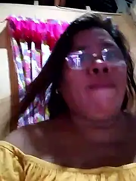 Snapshot of Huge_mama69 chatting on 10.24.25 Huge mama69 online show from 10.24.25