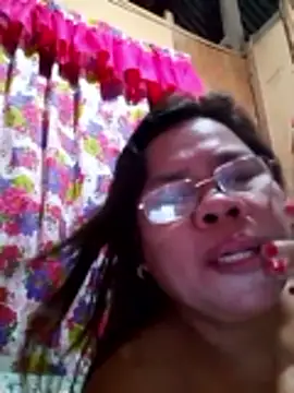 Snapshot of Huge_mama69 chatting on 10.27.25 Huge mama69 online show from 10.27.25