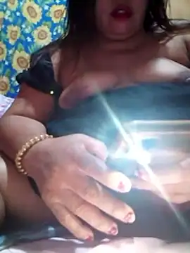 Snapshot of Huge_mama69 chatting on 02.03.26 Huge mama69 online show from 02.03.26