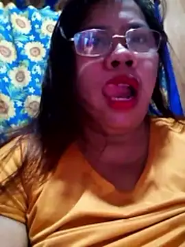 Snapshot of Huge_mama69 chatting on 02.05.26 Huge mama69 online show from 02.05.26