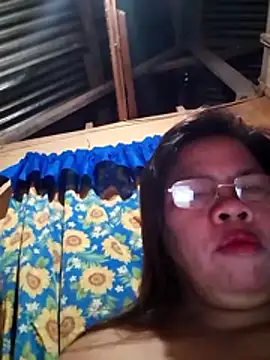 Snapshot of Huge_mama69 chatting on 02.13.26 Huge mama69 online show from 02.13.26