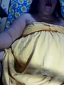 Snapshot of Huge_mama69 chatting on 02.18.26 Huge mama69 online show from 02.18.26