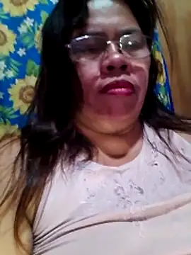 Snapshot of Huge_mama69 chatting on 02.26.26 Huge mama69 online show from 02.26.26