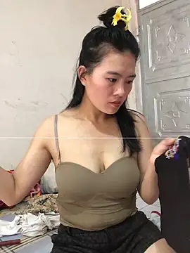 Maymay97 online show from 10.13.25