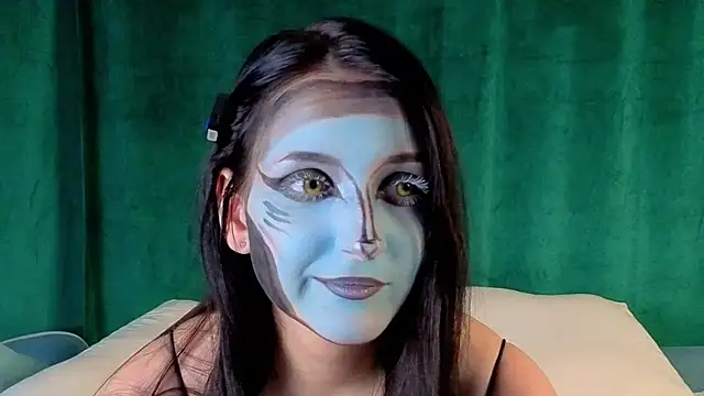 Snapshot of FalineBeacher chatting on 10.11.25 FalineBeacher online show from 10.11.25