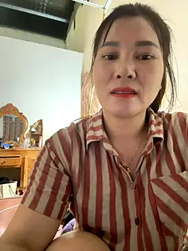 Moan Mary online show from 10.08.25