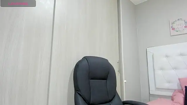 andrea  hills online show from 10.10.25