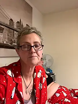 Curvy-Jinx online show from 12.14.25