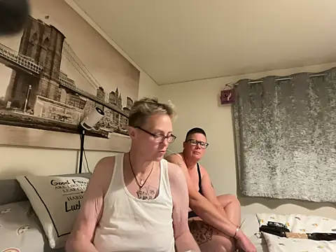 Snapshot of Curvy-Jinx chatting on 06.16.26 Curvy-Jinx online show from 06.16.26