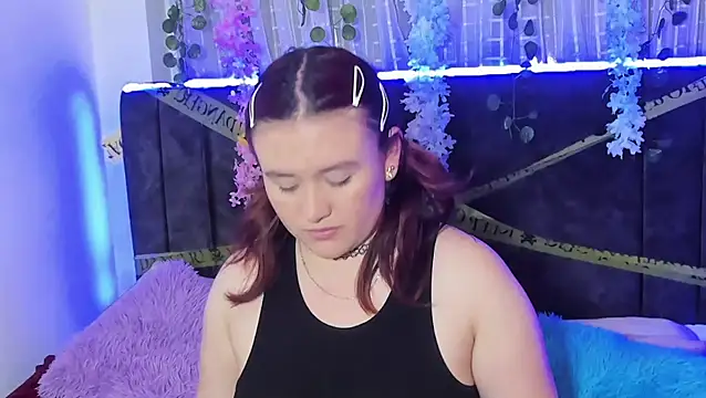 Snapshot of AliaMiller_ chatting on 10.21.25 AliaMiller online show from 10.21.25