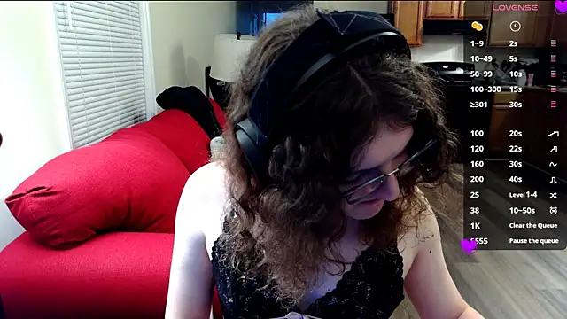 Snapshot of KayKumm chatting on 10.07.25 KayKumm online show from 10.07.25