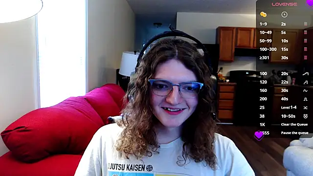 Snapshot of KayKumm chatting on 10.07.25 KayKumm online show from 10.07.25