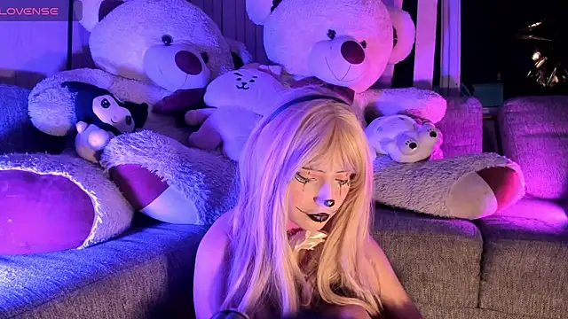 Snapshot of Melody-chers chatting on 10.09.25 Melody-chers online show from 10.09.25