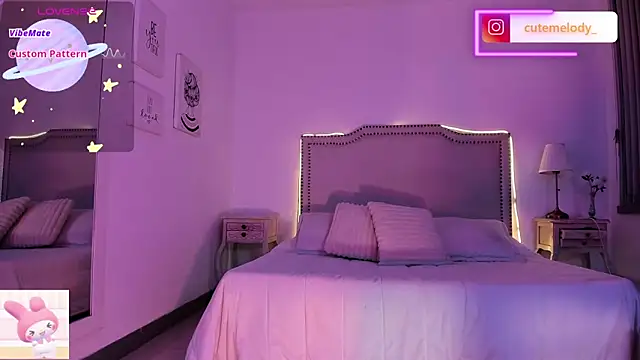 Snapshot of Melody-chers chatting on 10.24.25 Melody-chers online show from 10.24.25