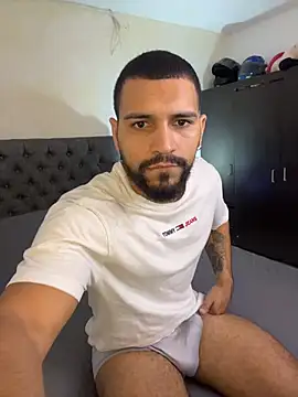 Snapshot of vincentjaxon chatting on 10.16.25 vincentjaxon online show from 10.16.25