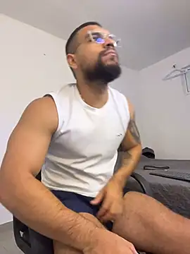 Snapshot of vincentjaxon chatting on 10.26.25 vincentjaxon online show from 10.26.25