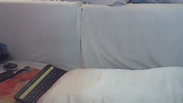 Luv2SuckBWC92 online show from 09.15.25