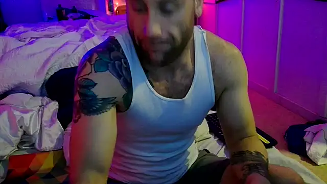 Luv2SuckBWC92 online show from 09.30.25