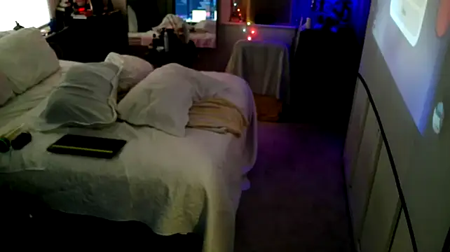 Luv2SuckBWC92 online show from 10.16.25