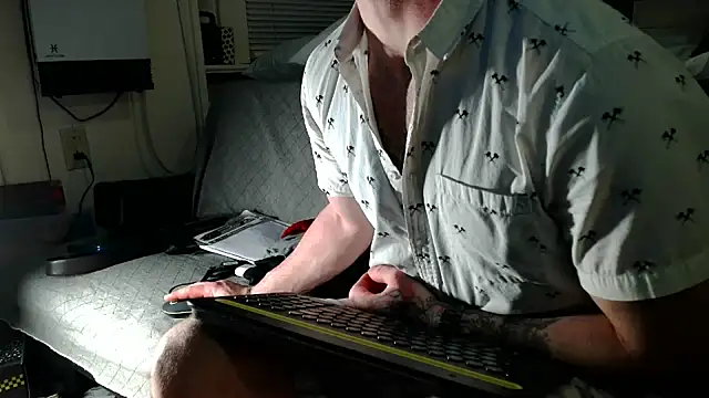 Luv2SuckBWC92 online show from 11.23.25