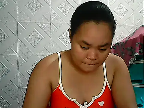 Snapshot of CreamyPussy4uxx chatting on 05.07.26 CreamyPussy4uxx online show from 05.07.26