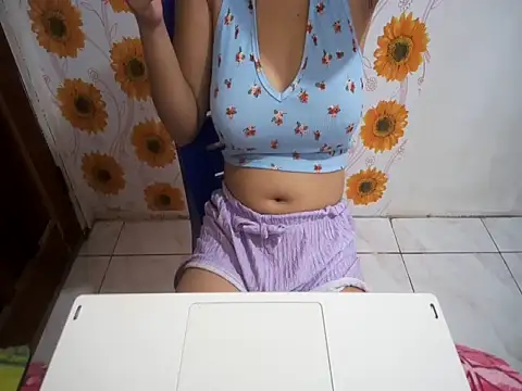 Snapshot of PrettyClaudia chatting on 06.20.26 PrettyClaudia online show from 06.20.26