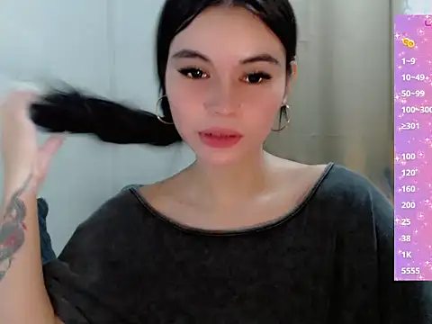 Snapshot of manilynforyou chatting on 11.08.25 manilynforyou online show from 11.08.25