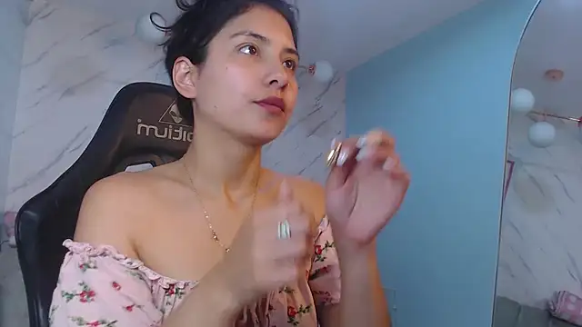 victoria hernandez t  online show from 06.03.26