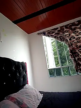 Snapshot of Isa_Acosta chatting on 10.16.25 Isa Acosta online show from 10.16.25