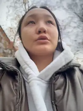 KissMeEva online show from 10.30.25