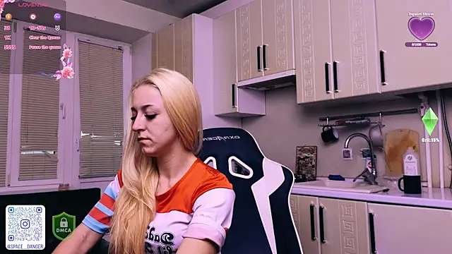 Snapshot of space_danger chatting on 10.14.25 space danger online show from 10.14.25