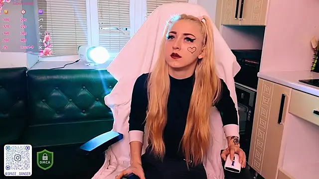 Snapshot of space_danger chatting on 10.18.25 space danger online show from 10.18.25