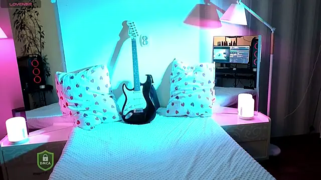 Snapshot of space_danger chatting on 10.26.25 space danger online show from 10.26.25