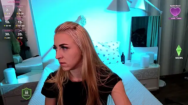 Snapshot of space_danger chatting on 10.27.25 space danger online show from 10.27.25