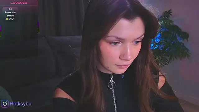 Snapshot of Hot_ksy chatting on 10.29.25 Hot ksy online show from 10.29.25