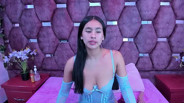 Miaa Davis  online show from 11.21.25