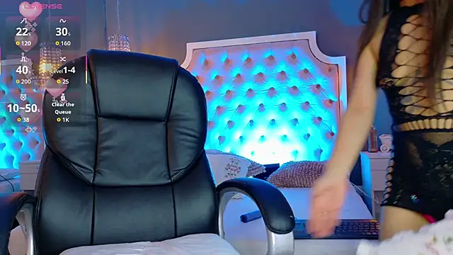 TifannyWolf  online show from 09.23.25