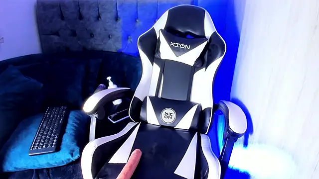 SafiroBlake online show from 10.10.25