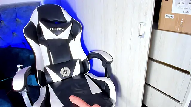 SafiroBlake online show from 10.12.25