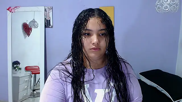 penelope gucci1 online show from 10.08.25